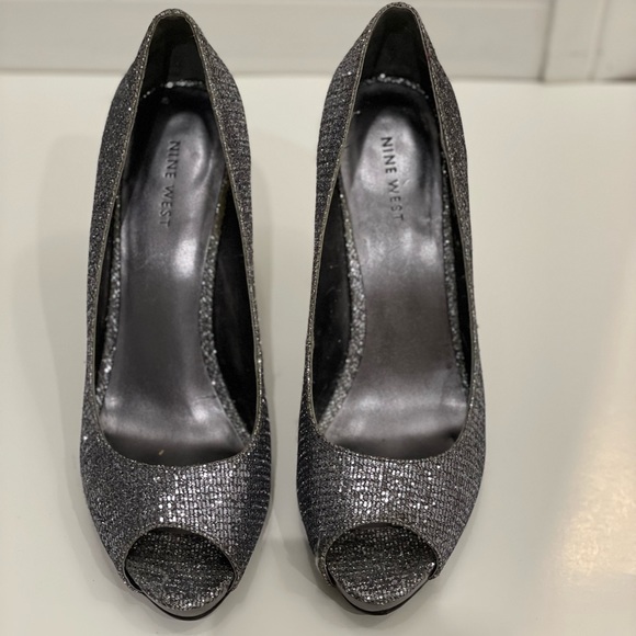 NINE WEST Size 9M - Picture 3 of 6